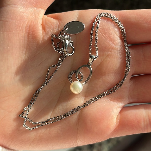 Sterling Silver Freshwater Cultured Pearl and White Topaz Heart Necklace - Picture 4 of 5